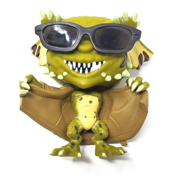 New Action Figurine Gremlin "Flasher" Trench Coat/Sunglasses Desktop Wingman 4" - Picture 7 of 7